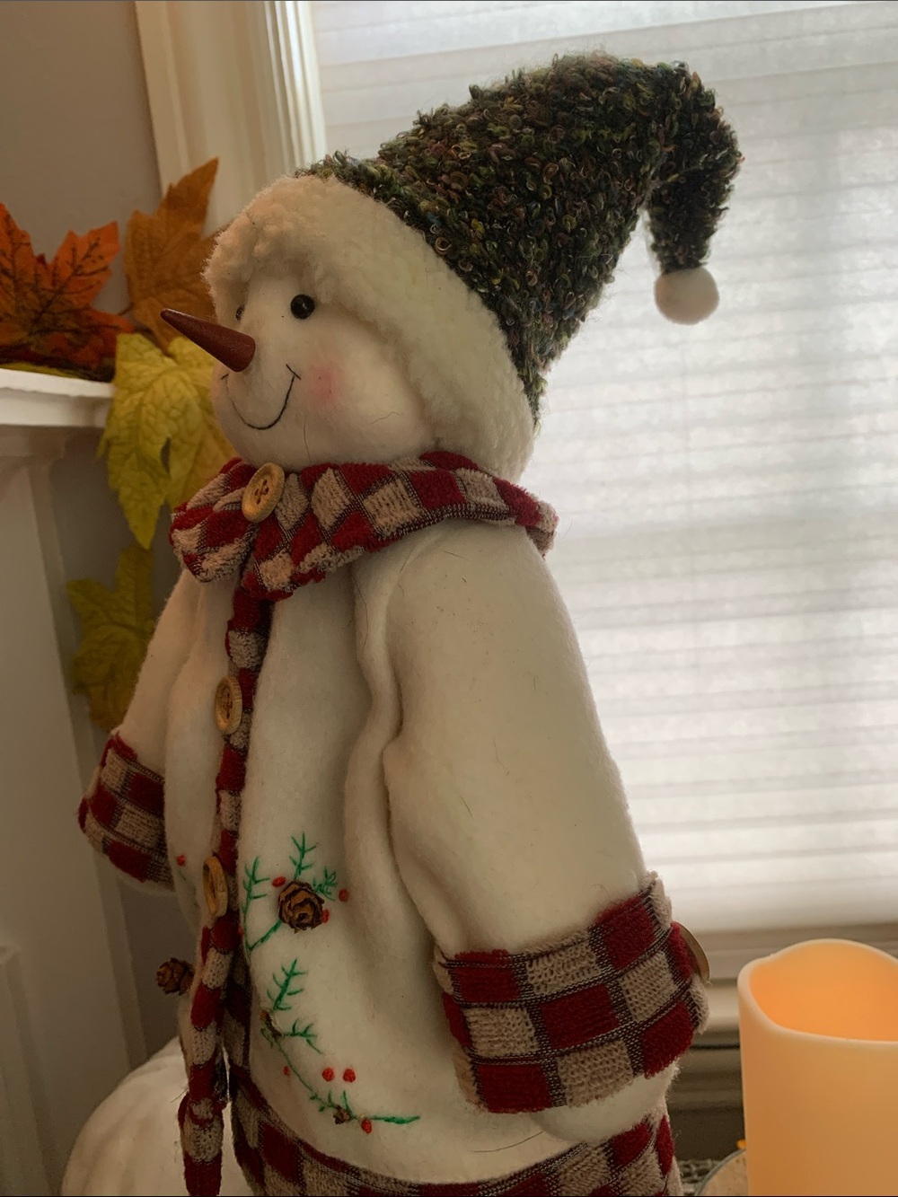 VTG Prima Creations Plush
Snowman Figurine Wooden Base 16”